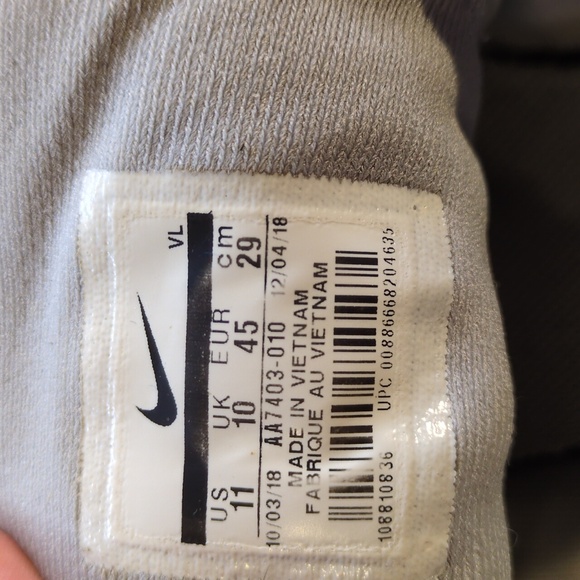 Nike Gray Running Shoes - Picture 6 of 8